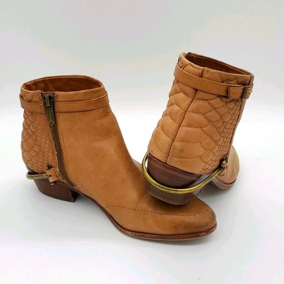 𝅺Sam Edelman Booties Size 6 Tan Back Gold Hardware - Picture 1 of 10